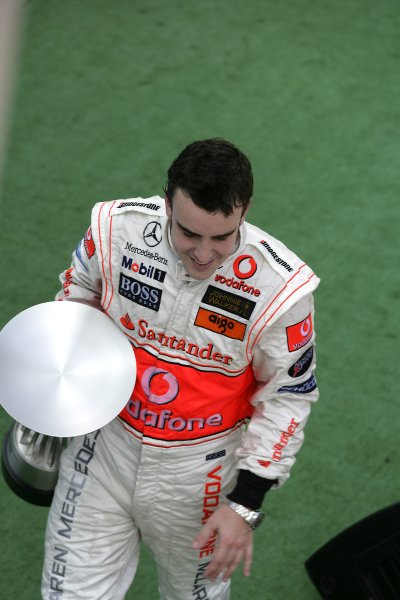 2007 Malaysian Grand Prix - Sunday Race
Sepang, Kuala Lumpur. Malaysia.
8th April 2007.
Fernando Alonso, McLaren MP4-22 Mercedes, 1st position, celebrates on the podium. Podiums, Portrait.
World Copyright: Steven Tee/LAT Photographic.
ref: Digital Image YY2Z7679A 2007 Malaysian Grand Prix - Sunday Race
Sepang, Kuala Lumpur. Malaysia.
8th April 2007.
Fernando Alonso, McLaren MP4-22 Mercedes, 1st position, celebrates on the podium. Podiums, Portrait.
World Copyright: Steven Tee/LAT Photographic.
ref: Digital Image YY2Z7679A
