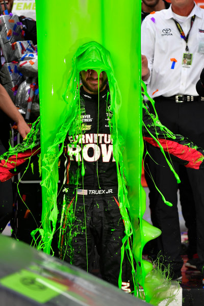 Monster Energy NASCAR Cup Series
Tales of the Turtles 400
Chicagoland Speedway, Joliet, IL USA
Sunday 17 September 2017
Martin Truex Jr, Furniture Row Racing, Furniture Row/Denver Mattress Toyota Camry celebrates in victory lane and gets slimed 
World Copyright: Logan Whitton
LAT Images