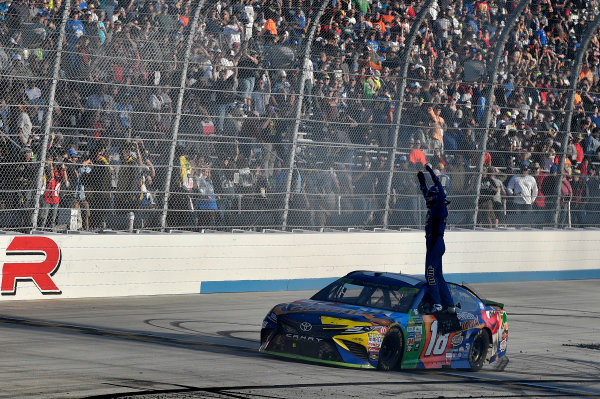 Monster Energy NASCAR Cup Series
Apache Warrior 400
Dover International Speedway, Dover, DE USA
Sunday 1 October 2017
Kyle Busch, Joe Gibbs Racing, M&M's Caramel Toyota Camry wins
World Copyright: Rusty Jarrett
LAT Images Monster Energy NASCAR Cup Series
Apache Warrior 400
Dover International Speedway, Dover, DE USA
Sunday 1 October 2017
Kyle Busch, Joe Gibbs Racing, M&M's Caramel Toyota Camry wins
World Copyright: Rusty Jarrett
LAT Images