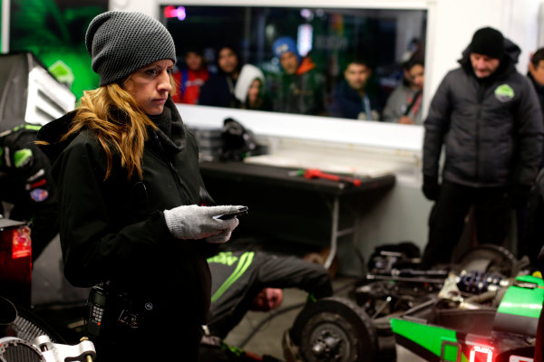 2017 Rolex 24 Hours.
Daytona, Florida, USA
Sunday 29 January 2017.
Female mechanic of the #22 Tequila Patron ESM Nissan DPi: Ed Brown, Johannes van Overbeek, Bruno Senna, Brendon Hartley
World Copyright: Alexander Trienitz/LAT Images
ref: Digital Image 2017-24h-Daytona-AT1-4601