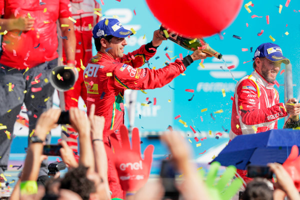 2016/2017 FIA Formula E Championship.
Round 7 - Berlin ePrix, Tempelhof Airport, Berlin, Germany.
Saturday 10 June 2017.
Lucas Di Grassi (BRA), ABT Schaeffler Audi Sport, Spark-Abt Sportsline, ABT Schaeffler FE02 sprays the champagne on the podium.
Photo: Zak Mauger/LAT/Formula E
ref: Digital Image _54I7734