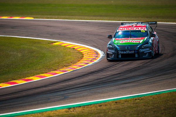 2017 Supercars Championship Round 6. 
Darwin Triple Crown, Hidden Valley Raceway, Northern Territory, Australia.
Friday June 16th to Sunday June 18th 2017.
Rick Kelly drives the #15 Sengled Racing Nissan Altima.
World Copyright: Daniel Kalisz/LAT Images
Ref: Digital Image 160617_VASCR6_DKIMG_0208.JPG