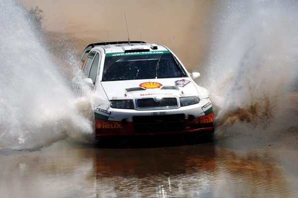 Colin McRae (GBR) with co-driver Nicky Grist (GBR) Skoda Fabia WRC on Stage 15.
FIA World Rally Championship, Rd 16, Leg Two, Rally Australia, Perth, Western Australia, 12 November 2005.
DIGITAL IMAGE


