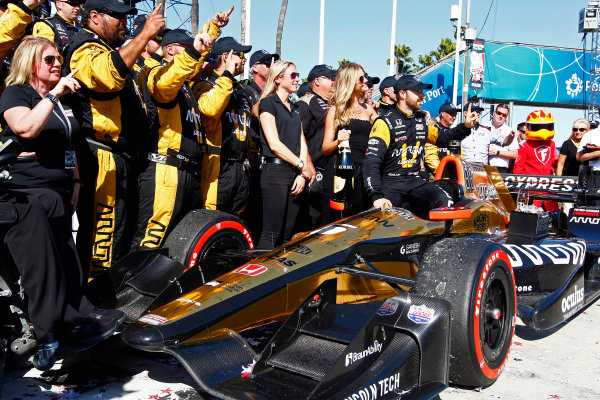 2017 Verizon IndyCar Series
Toyota Grand Prix of Long Beach
Streets of Long Beach, CA USA
Sunday 9 April 2017
James Hinchcliffe celebrates with his crew in victory lane
World Copyright: Phillip Abbott/LAT Images
ref: Digital Image lat_abbott_lbgp_0417_15292 2017 Verizon IndyCar Series
Toyota Grand Prix of Long Beach
Streets of Long Beach, CA USA
Sunday 9 April 2017
James Hinchcliffe celebrates with his crew in victory lane
World Copyright: Phillip Abbott/LAT Images
ref: Digital Image lat_abbott_lbgp_0417_15292
