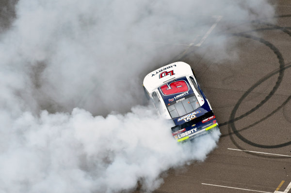 NASCAR XFINITY Series
Lilly Diabetes 250
Indianapolis Motor Speedway, Indianapolis, IN USA
Saturday 22 July 2017
William Byron, Liberty University Chevrolet Camaro celebrates his win
World Copyright: Nigel Kinrade
LAT Images NASCAR XFINITY Series
Lilly Diabetes 250
Indianapolis Motor Speedway, Indianapolis, IN USA
Saturday 22 July 2017
William Byron, Liberty University Chevrolet Camaro celebrates his win
World Copyright: Nigel Kinrade
LAT Images