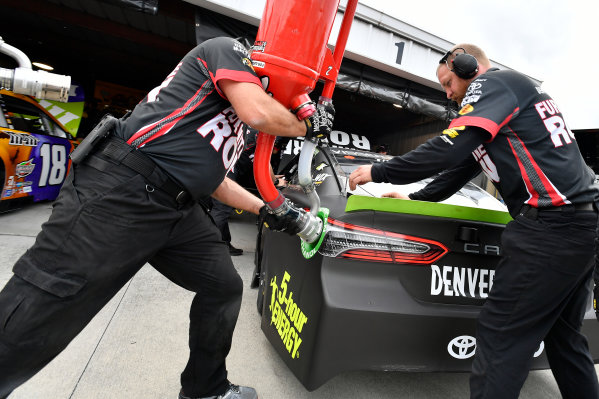 Monster Energy NASCAR Cup Series
First Data 500
Martinsville Speedway, Martinsville VA USA
Saturday 28 October 2017
Martin Truex Jr, Furniture Row Racing, Furniture Row/Denver Mattress Toyota Camry crew
World Copyright: Scott R LePage
LAT Images
ref: Digital Image lepage-171028-mart-2746 Monster Energy NASCAR Cup Series
First Data 500
Martinsville Speedway, Martinsville VA USA
Saturday 28 October 2017
Martin Truex Jr, Furniture Row Racing, Furniture Row/Denver Mattress Toyota Camry crew
World Copyright: Scott R LePage
LAT Images
ref: Digital Image lepage-171028-mart-2746