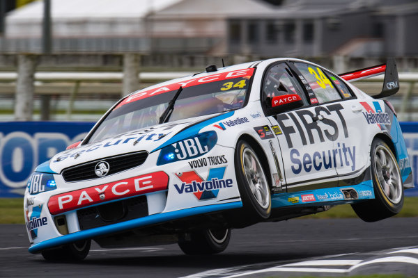 2017 Supercars Championship Round 14.
Auckland SuperSprint, Pukekohe Park Raceway, New Zealand.
Friday 3rd November to Sunday 5th November 2017.
James Moffat, Garry Rogers Motorsport.
World Copyright: Daniel Kalisz/LAT Images
Ref: Digital Image 031117_VASCR13_DKIMG_0980.jpg 2017 Supercars Championship Round 14.
Auckland SuperSprint, Pukekohe Park Raceway, New Zealand.
Friday 3rd November to Sunday 5th November 2017.
James Moffat, Garry Rogers Motorsport.
World Copyright: Daniel Kalisz/LAT Images
Ref: Digital Image 031117_VASCR13_DKIMG_0980.jpg