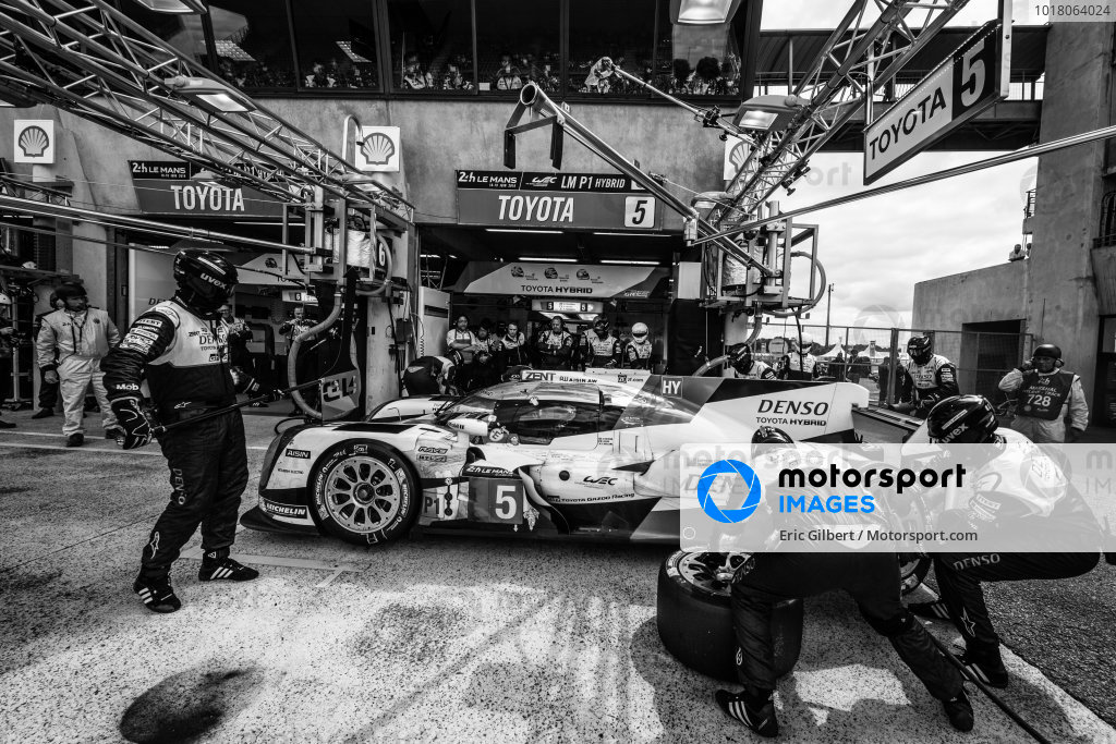 24-hours-of-le-mans-le-mans-photo