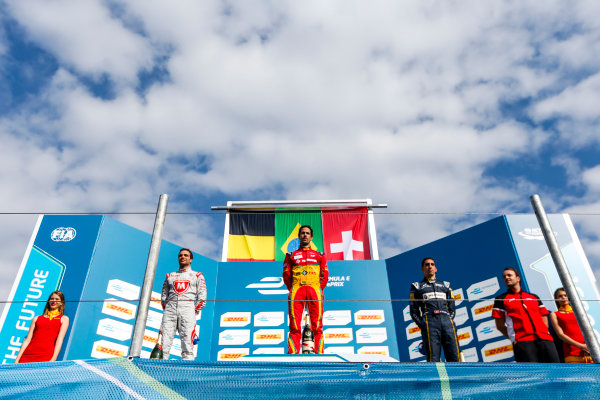 2014/2015 FIA Formula E Championship.
Berlin ePrix, Berlin Tempelhof Airport, Germany.
Saturday 23 May 2015
Podium. 1st, Lucas di Grassi (BRA)/Audi Abt Sport - Spark-Renault SRT_01E, 2nd, Jerome D'Ambrosio (BEL)/Dragon Racing - Spark-Renault SRT_01E and 3rd, Sebastien Buemi (SWI)/E.dams Renault - Spark-Renault SRT_01E.
Photo: Zak Mauger/LAT/Formula E
ref: Digital Image _L0U9684
2014/2015 FIA Formula E Championship.
Berlin ePrix, Berlin Tempelhof Airport, Germany.
Saturday 23 May 2015
Podium. 1st, Lucas di Grassi (BRA)/Audi Abt Sport - Spark-Renault SRT_01E, 2nd, Jerome D'Ambrosio (BEL)/Dragon Racing - Spark-Renault SRT_01E and 3rd, Sebastien Buemi (SWI)/E.dams Renault - Spark-Renault SRT_01E.
Photo: Zak Mauger/LAT/Formula E
ref: Digital Image _L0U9684