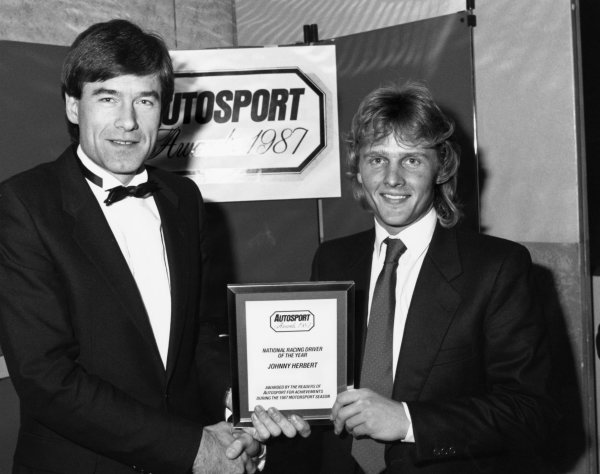 1987 Autosport Awards.Roof Gardens, Kensington, England. 06th January 1988.Tiff Needell presents the National Racing Driver of the Year Award to Johnny Herbert, portrait.World Copyright: LAT Photographic.