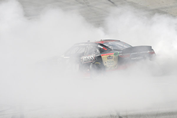 NASCAR Xfinity Series
Fitzgerald Glider Kits 300
Bristol Motor Speedway, Bristol, TN USA
Saturday 22 April 2017
Erik Jones, Reser's American Classic Toyota Camry celebrates his win with a burnout
World Copyright: Nigel Kinrade
LAT Images
ref: Digital Image 17BRI1nk06964