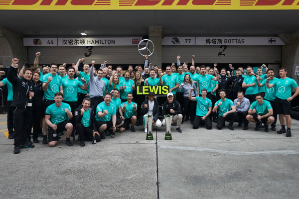 Shanghai International Circuit, Shanghai, China.
Sunday 9 April 2017.
Lewis Hamilton, Mercedes AMG, 1st Position, Valtteri Bottas, Mercedes AMG, and the Mercedes team celebrate victory.
World Copyright: Steve Etherington/LAT Images
ref: Digital Image SNE19073 Shanghai International Circuit, Shanghai, China.
Sunday 9 April 2017.
Lewis Hamilton, Mercedes AMG, 1st Position, Valtteri Bottas, Mercedes AMG, and the Mercedes team celebrate victory.
World Copyright: Steve Etherington/LAT Images
ref: Digital Image SNE19073