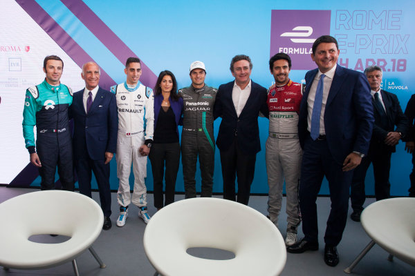 2017/2018 FIA Formula E Championship.
Street Demonstration - Rome, Italy.
Luca Filippi, NIO Formula E Team with Angelo Sticchi Damiani, President of ACI, Sebastien Buemi (SUI), Renault e.Dams, Virginia Raggi, Mayor of Rome, Nelson Piquet Jr. (BRA), Panasonic Jaguar Racing, Alejandro Agag, Founder and CEO of the FIA Formula E Championship, Lucas Di Grassi (BRA), Audi Sport ABT Schaeffler, and Roberto Diacetti, EUR S.p.A Chairman. Thursday 19 October 2017.
Photo: Andrew Ferraro/LAT/Formula E
ref: Digital Image _MG_9565 2017/2018 FIA Formula E Championship.
Street Demonstration - Rome, Italy.
Luca Filippi, NIO Formula E Team with Angelo Sticchi Damiani, President of ACI, Sebastien Buemi (SUI), Renault e.Dams, Virginia Raggi, Mayor of Rome, Nelson Piquet Jr. (BRA), Panasonic Jaguar Racing, Alejandro Agag, Founder and CEO of the FIA Formula E Championship, Lucas Di Grassi (BRA), Audi Sport ABT Schaeffler, and Roberto Diacetti, EUR S.p.A Chairman. Thursday 19 October 2017.
Photo: Andrew Ferraro/LAT/Formula E
ref: Digital Image _MG_9565