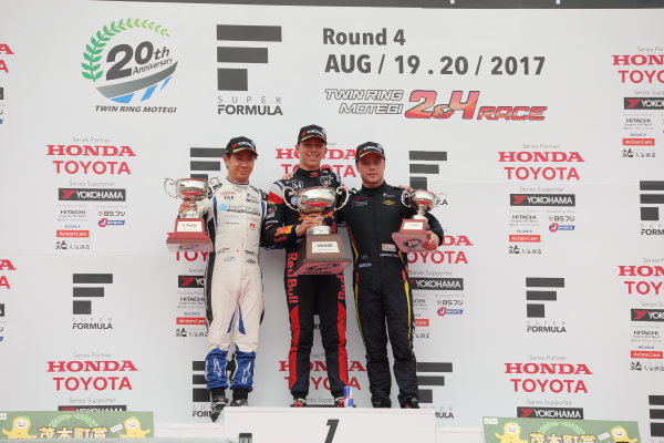 2017 Japanese Super Formula.
Motegi, Japan. 19th - 20th August 2017. Rd 4.
Winner Pierre Gasly ( #15 TEAM MUGEN SF14 ) 2nd position Samui Kobayashi ( #18 KCMG Elyse SF14 ) 3rd position Felix Rosenqvist ( #7 SUNOCO TEAM LEMANS SF14 ) podium portrait
World Copyright: Yasushi Ishihara / LAT Images.
Ref: 2017SF_Rd4_011