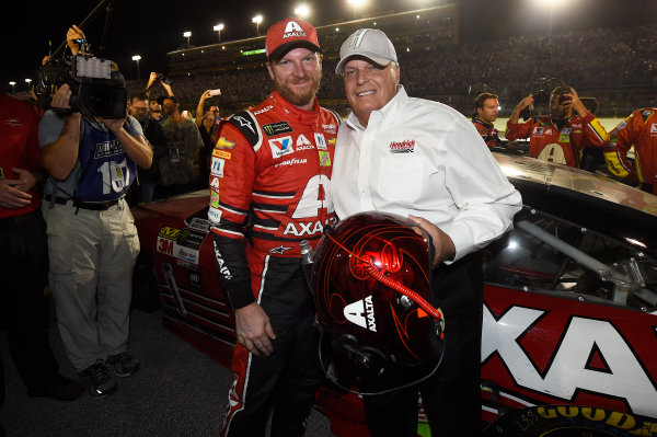 Monster Energy NASCAR Cup Series
Ford EcoBoost 400
Homestead-Miami Speedway, Homestead, FL USA
Sunday 19 November 2017
Dale Earnhardt Jr, Hendrick Motorsports, Axalta Chevrolet SS and Car owner Rick Hendrick.
World Copyright: John K Harrelson
LAT Images Monster Energy NASCAR Cup Series
Ford EcoBoost 400
Homestead-Miami Speedway, Homestead, FL USA
Sunday 19 November 2017
Dale Earnhardt Jr, Hendrick Motorsports, Axalta Chevrolet SS and Car owner Rick Hendrick.
World Copyright: John K Harrelson
LAT Images
