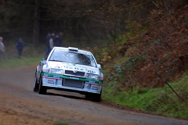 2001 FIA World Rally Championship.
Rally Of Great Britain. Cardiff, Wales. 
November 22-25th.
Bruno Thiry, Skoda Octavia WRC EVO 2.
Stage One.
Photo: Paul Dowker/LAT Photographic.
World - LAT Photographic.
8
9mb DIgital File Only