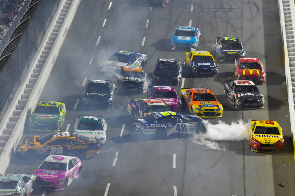 Monster Energy NASCAR Cup Series
First Data 500
Martinsville Speedway, Martinsville VA USA
Sunday 29 October 2017
Matt Kenseth, Joe Gibbs Racing, DEWALT Flexvolt Toyota Camry and Jimmie Johnson, Hendrick Motorsports, Lowe's Chevrolet SS wreck
World Copyright: Nigel Kinrade
LAT Images