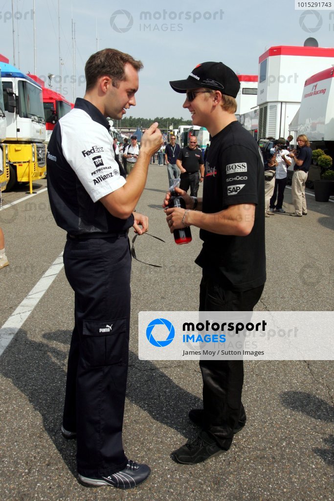 (L to R): Christian Vine (GBR) Williams with Kimi Raikkonen (FIN ...