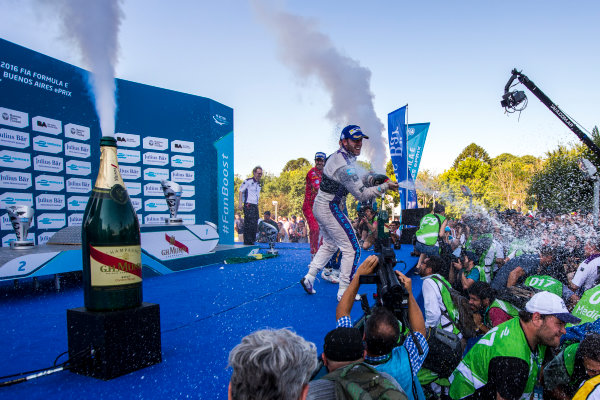 2015/2016 FIA Formula E Championship.
Buenos Aires ePrix, Buenos Aires, Argentina.
Saturday 6 February 2016.
Sam Bird (GBR), DS Virgin Racing DSV-01, Sebastien Buemi (SUI), Renault e.Dams Z.E.15 and Lucas Di Grassi (BRA), ABT Audi Sport FE01.
Photo: Zak Mauger/LAT/Formula E
ref: Digital Image _L0U1732