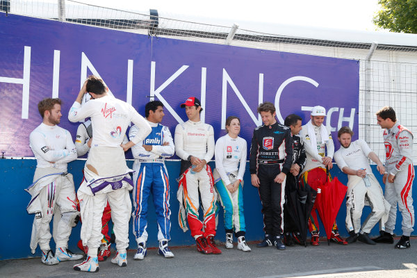 Buenos Aires e-Prix Race.
Sam Bird (GBR)/Virgin Racing - Spark-Renault SRT_01E Jaime Alguersuari (SPA)/Virging Racing - Spark-Renault SRT_01E Daniel Abt (GER)/Audi Abt Sport - Spark-Renault SRT_01E Bruno Senna (BRA)/Mahindra Racing - Renault Spark ST_01 Michela Cerruti (ITA)/Trulli Racing - Spark-Renault SRT_01E Marco Andretti (USA)/Andretti Autosport - Spark-Renault SRT_01E Oriol Servia (SPA)/Dragon Racing - Spark-Renault SRT_01E Daniel Abt (GER)/Audi Abt Sport - Spark-Renault SRT_01E Nick Heidfeld (GER)/Venturi Racing - Spark-Renault SRT_01E Jerome D'Ambrosio (BEL)/Dragon Racing - Spark-Renault SRT_01E
FIA Formula E World Championship.
Buenos Aires, Argentina, South America.
Saturday 10 January 2015.
Copyright: Adam Warner / LAT / FE
ref: Digital Image _L5R6978 Buenos Aires e-Prix Race.
Sam Bird (GBR)/Virgin Racing - Spark-Renault SRT_01E Jaime Alguersuari (SPA)/Virging Racing - Spark-Renault SRT_01E Daniel Abt (GER)/Audi Abt Sport - Spark-Renault SRT_01E Bruno Senna (BRA)/Mahindra Racing - Renault Spark ST_01 Michela Cerruti (ITA)/Trulli Racing - Spark-Renault SRT_01E Marco Andretti (USA)/Andretti Autosport - Spark-Renault SRT_01E Oriol Servia (SPA)/Dragon Racing - Spark-Renault SRT_01E Daniel Abt (GER)/Audi Abt Sport - Spark-Renault SRT_01E Nick Heidfeld (GER)/Venturi Racing - Spark-Renault SRT_01E Jerome D'Ambrosio (BEL)/Dragon Racing - Spark-Renault SRT_01E
FIA Formula E World Championship.
Buenos Aires, Argentina, South America.
Saturday 10 January 2015.
Copyright: Adam Warner / LAT / FE
ref: Digital Image _L5R6978