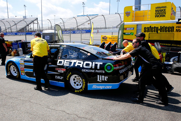 Monster Energy NASCAR Cup Series
Toyota Owners 400
Richmond International Raceway, Richmond, VA USA
Friday 28 April 2017
Brad Keselowski, Team Penske, Detroit Genuine Parts Ford Fusion
World Copyright: Russell LaBounty
LAT Images
ref: Digital Image 17RIC1Jrl_0053