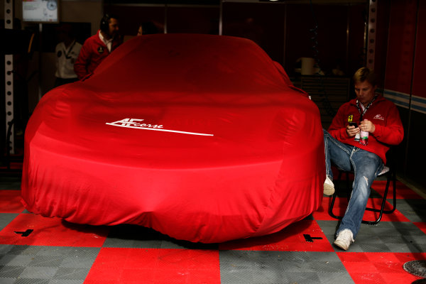 Circuit de La Sarthe, Le Mans, France. 6th - 13th June 2010.
The damaged car of Luis Perez Companc / Matias Russo / Mika Salo, AF Corse SRL, No
93 Ferrari 430 GT in the garage. 
Atmosphere. Portrait. 
World Copyright: Drew Gibson/LAT Photographic
Digital Image _Y8P5077