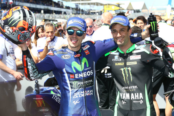 2017 MotoGP Championship - Round 5
Le Mans, France
Sunday 21 May 2017
Winner Maverick Viñales, Yamaha Factory Racing, second place Johann Zarco, Monster Yamaha Tech 3
World Copyright: Gold & Goose Photography/LAT Images
ref: Digital Image 671706 2017 MotoGP Championship - Round 5
Le Mans, France
Sunday 21 May 2017
Winner Maverick Viñales, Yamaha Factory Racing, second place Johann Zarco, Monster Yamaha Tech 3
World Copyright: Gold & Goose Photography/LAT Images
ref: Digital Image 671706