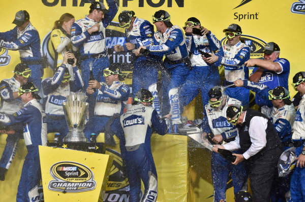 18-20 November, 2016, Homestead, Florida USA
Jimmie Johnson Championship Victory Lane Celebrations
© 2016, Nigel Kinrade
LAT Photo USA 18-20 November, 2016, Homestead, Florida USA
Jimmie Johnson Championship Victory Lane Celebrations
© 2016, Nigel Kinrade
LAT Photo USA