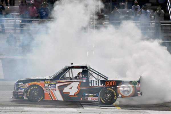 2017 NASCAR Camping World Truck Series - Active Pest Control 200
Atlanta Motor Speedway, Hampton, GA USA
Saturday 4 March 2017
Christopher Bell celebrates his win with a burnout.
World Copyright: Nigel Kinrade/LAT Images
ref: Digital Image 17ATL1nk06664