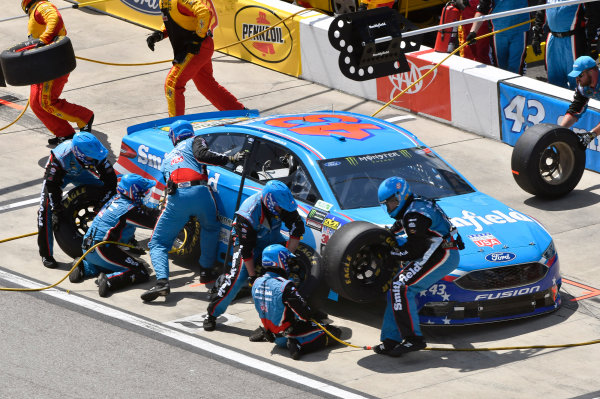 Monster Energy NASCAR Cup Series
Toyota Owners 400
Richmond International Raceway, Richmond, VA USA
Sunday 30 April 2017
Aric Almirola, Richard Petty Motorsports, Smithfield Ford Fusion
World Copyright: Nigel Kinrade
LAT Images
ref: Digital Image 17RIC1nk10712