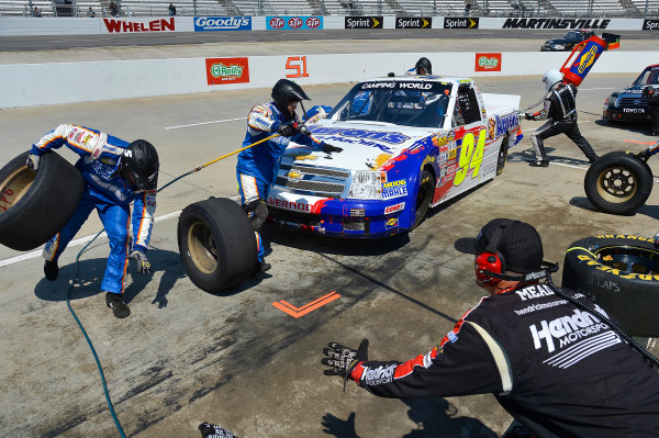 April 5-6, 2013 Martinsville, Virginia USA
Chase Elliott pitstop
© 2013, Brian Czobat
LAT Photo USA
. April 5-6, 2013 Martinsville, Virginia USA
Chase Elliott pitstop
© 2013, Brian Czobat
LAT Photo USA
.