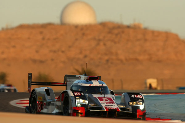 2015 FIA World Endurance Championship,
Bahrain International Circuit, Bahrain.
19th - 21st November 2015.
Lucas Di Grassi / Loic Duval / Oliver Jarvis Audi Sport Team Joest Audi R18 e-tron quattro.
World Copyright: Jakob Ebrey / LAT Photographic.