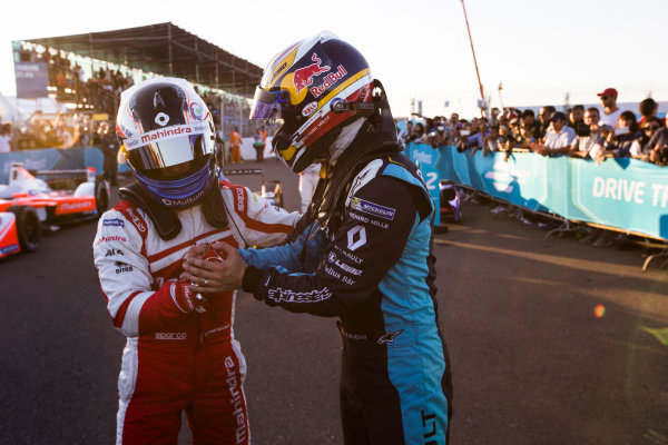 2016/2017 FIA Formula E Championship.
Marrakesh ePrix, Circuit International Automobile Moulay El Hassan, Marrakesh, Morocco.
Felix Rosenqvist (SWE), Mahindra Racing, Spark-Mahindra, Mahindra M3ELECTRO congratulates Sebastien Buemi (SUI), Renault e.Dams, Spark-Renault, Renault Z.E 16.
Saturday 12 November 2016.
Photo: Sam Bloxham/LAT/Formula E
ref: Digital Image _SLA8369 2016/2017 FIA Formula E Championship.
Marrakesh ePrix, Circuit International Automobile Moulay El Hassan, Marrakesh, Morocco.
Felix Rosenqvist (SWE), Mahindra Racing, Spark-Mahindra, Mahindra M3ELECTRO congratulates Sebastien Buemi (SUI), Renault e.Dams, Spark-Renault, Renault Z.E 16.
Saturday 12 November 2016.
Photo: Sam Bloxham/LAT/Formula E
ref: Digital Image _SLA8369