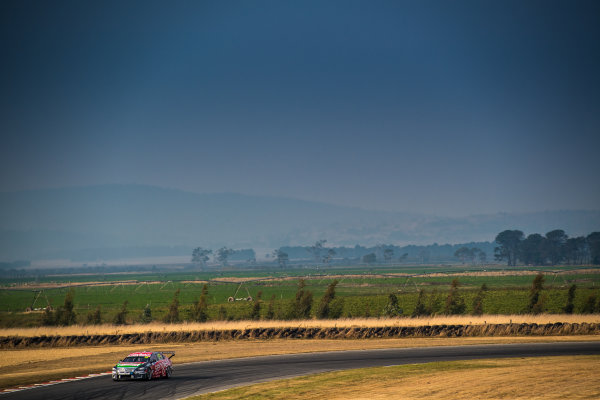 2017 Supercars Championship Round 2.
Tasmania SuperSprint, Simmons Plains Raceway, Tasmania, Australia.
Friday April 7th to Sunday April 9th 2017.
Rick Kelly drives the #15 Sengled Racing Nissan Altima.
World Copyright: Daniel Kalisz/LAT Images
Ref: Digital Image 070417_VASCR2_DKIMG_1531.JPG 2017 Supercars Championship Round 2.
Tasmania SuperSprint, Simmons Plains Raceway, Tasmania, Australia.
Friday April 7th to Sunday April 9th 2017.
Rick Kelly drives the #15 Sengled Racing Nissan Altima.
World Copyright: Daniel Kalisz/LAT Images
Ref: Digital Image 070417_VASCR2_DKIMG_1531.JPG