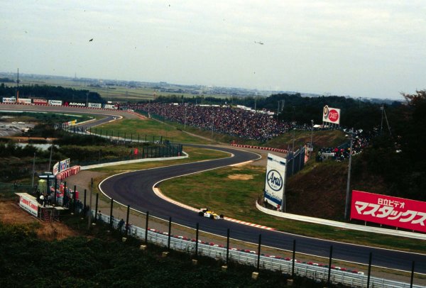 1987 Japanese Grand Prix.
Suzuka, Japan.
29/10-1/11 1987.
Nelson Piquet (Williams FW11B Honda) clinching the World Championship. A view of the circuit from the exit of First Curve to the `s``Curve.
World Copyright - LAT Photographic



