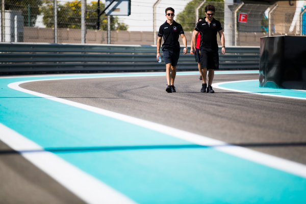 2017 FIA Formula 2 Round 11.
Yas Marina Circuit, Abu Dhabi, United Arab Emirates.
Thursday 23 November 2017.
Nyck De Vries (NED, Racing Engineering). 
Photo: Sam Bloxham/FIA Formula 2.
ref: Digital Image _J6I0900