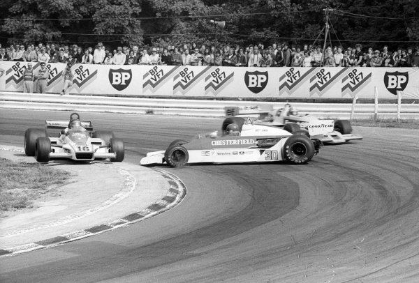 Brett Lunger (USA) Liggett Group McLaren M26, spins at Paddock Hill Bend en route to finishing in eighth position. He is avoided by fifth placed Hans-Joachim Stuck (GER) Shadow DN9 (Left) and Jean-Pierre Jabouille (FRA) Renault RS01, who retired from the race on lap 47 with a blown engine (Right).
British Grand Prix, Rd 10, Brands Hatch, England, 16 July 1978.
Brett Lunger (USA) Liggett Group McLaren M26, spins at Paddock Hill Bend en route to finishing in eighth position. He is avoided by fifth placed Hans-Joachim Stuck (GER) Shadow DN9 (Left) and Jean-Pierre Jabouille (FRA) Renault RS01, who retired from the race on lap 47 with a blown engine (Right).
British Grand Prix, Rd 10, Brands Hatch, England, 16 July 1978.