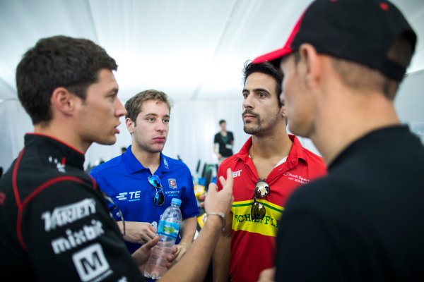 2015/2016 FIA Formula E Championship.
Buenos Aires ePrix, Buenos Aires, Argentina.
Friday 5 February 2016.
Loic Duval (FRA), Dragon Racing - Venturi VM200-FE-01, Robin Frijns (NLD), Andretti - Spark SRT_01E, Lucas Di Grassi (BRA), ABT Audi Sport FE01 and Stephane Sarrazin (FRA), Venturi VM200-FE-01.
Photo: Zak Mauger/LAT/Formula E
ref: Digital Image _L0U9945 2015/2016 FIA Formula E Championship.
Buenos Aires ePrix, Buenos Aires, Argentina.
Friday 5 February 2016.
Loic Duval (FRA), Dragon Racing - Venturi VM200-FE-01, Robin Frijns (NLD), Andretti - Spark SRT_01E, Lucas Di Grassi (BRA), ABT Audi Sport FE01 and Stephane Sarrazin (FRA), Venturi VM200-FE-01.
Photo: Zak Mauger/LAT/Formula E
ref: Digital Image _L0U9945