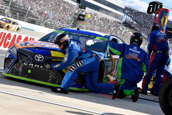 Monster Energy NASCAR Cup Series
Apache Warrior 400
Dover International Speedway, Dover, DE USA
Sunday 1 October 2017
Kyle Busch, Joe Gibbs Racing, M&M's Caramel Toyota Camry
World Copyright: Rusty Jarrett
LAT Images Monster Energy NASCAR Cup Series
Apache Warrior 400
Dover International Speedway, Dover, DE USA
Sunday 1 October 2017
Kyle Busch, Joe Gibbs Racing, M&M's Caramel Toyota Camry
World Copyright: Rusty Jarrett
LAT Images