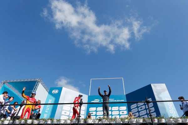 2014 FIA Formula E Championship.
Punta del Este ePrix, Uruguay.
Podium. Sebastien Buemi (SWI)/E.dams Renault - Spark-Renault SRT_01E (first position), Nelson Piquet Jr (BRA)/China Racing - Spark-Renault SRT_01E (second position) and Lucas di Grassi (BRA)/Audi Abt Sport - Spark-Renault SRT_01E (third position).
Photo: Zak Mauger/LAT/FE
ref: Digital Image _L0U1854 2014 FIA Formula E Championship.
Punta del Este ePrix, Uruguay.
Podium. Sebastien Buemi (SWI)/E.dams Renault - Spark-Renault SRT_01E (first position), Nelson Piquet Jr (BRA)/China Racing - Spark-Renault SRT_01E (second position) and Lucas di Grassi (BRA)/Audi Abt Sport - Spark-Renault SRT_01E (third position).
Photo: Zak Mauger/LAT/FE
ref: Digital Image _L0U1854