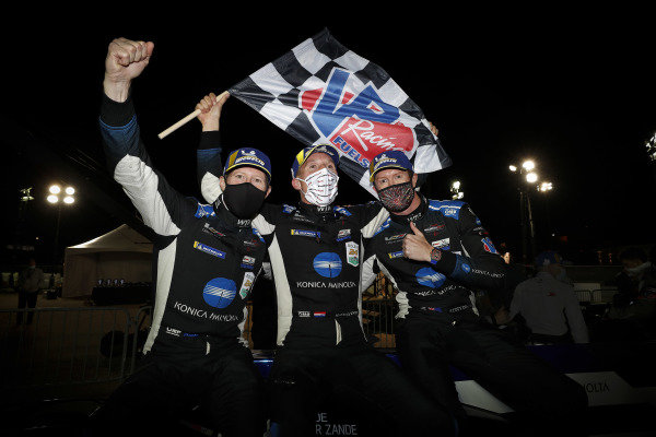 Winners #10 Konica Minolta Cadillac DPi-V.R. Cadillac DPi, DPi: Renger Van Der Zande, Ryan Briscoe, Scott Dixon Winners #10 Konica Minolta Cadillac DPi-V.R. Cadillac DPi, DPi: Renger Van Der Zande, Ryan Briscoe, Scott Dixon