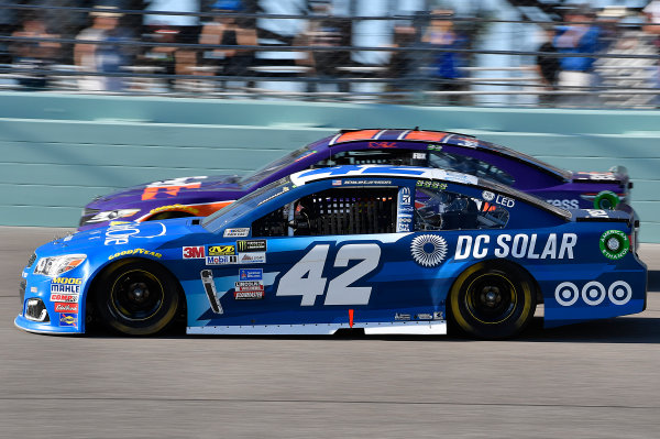 Monster Energy NASCAR Cup Series
Ford EcoBoost 400
Homestead-Miami Speedway, Homestead, FL USA
Sunday 19 November 2017
Kyle Larson, Chip Ganassi Racing, Credit One / DC Solar Chevrolet SS and Denny Hamlin, Joe Gibbs Racing, FedEx Express Toyota Camry
World Copyright: Rusty Jarrett
LAT Images