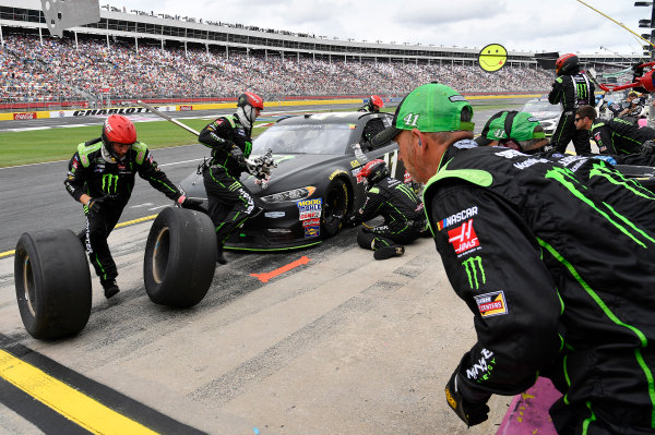 Monster Energy NASCAR Cup Series
Bank of America 500
Charlotte Motor Speedway, Concord, NC
Sunday 8 October 2017
Kurt Busch, Stewart-Haas Racing, Monster Energy/Haas Automation Ford Fusion
World Copyright: Rusty Jarrett
LAT Images Monster Energy NASCAR Cup Series
Bank of America 500
Charlotte Motor Speedway, Concord, NC
Sunday 8 October 2017
Kurt Busch, Stewart-Haas Racing, Monster Energy/Haas Automation Ford Fusion
World Copyright: Rusty Jarrett
LAT Images