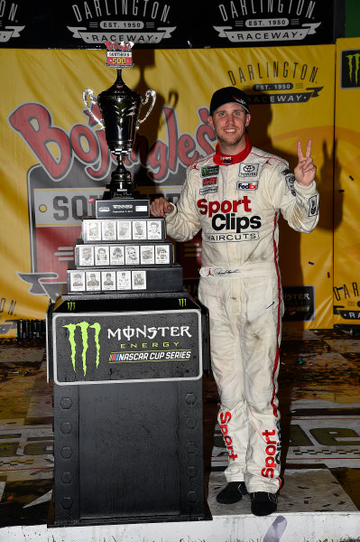 Monster Energy NASCAR Cup Series
Bojangles' Southern 500
Darlington Raceway, Darlington, SC USA
Sunday 3 September 2017
Denny Hamlin, Joe Gibbs Racing, Sport Clips Toyota Camry wins.
World Copyright: Rusty Jarrett
LAT Images Monster Energy NASCAR Cup Series
Bojangles' Southern 500
Darlington Raceway, Darlington, SC USA
Sunday 3 September 2017
Denny Hamlin, Joe Gibbs Racing, Sport Clips Toyota Camry wins.
World Copyright: Rusty Jarrett
LAT Images
