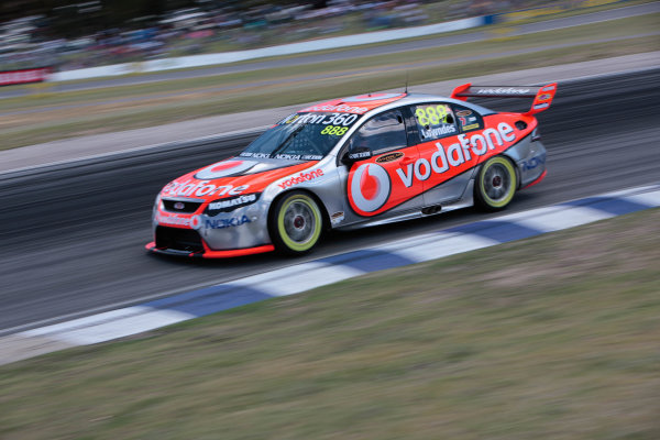 Big Pond 300, Barbagallo Raceway, Wanneroo.
Australia. 20th - 22nd November 2009.
Car 888, Craig Lowndes, Falcon FG, Ford, T8, TeamVodafone, Triple Eight Race Engineering, Triple Eight Racing.
World Copyright: Mark Horsburgh/LAT Photographic
ref: 888-Lowndes-EV13-09-3931