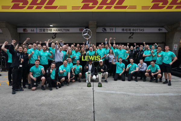 Shanghai International Circuit, Shanghai, China. 
Sunday 9 April 2017.
Lewis Hamilton, Mercedes AMG, 1st Position, Valtteri Bottas, Mercedes AMG, and the Mercedes team celebrate victory.
World Copyright: Steve Etherington/LAT Images
ref: Digital Image SNE19077