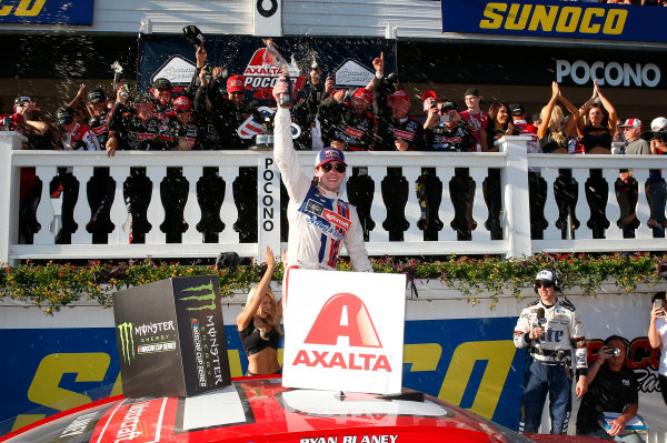 Monster Energy NASCAR Cup Series
AXALTA presents the Pocono 400
Pocono Raceway, Long Pond, PA USA
Sunday 11 June 2017
Ryan Blaney, Wood Brothers Racing, Motorcraft/Quick Lane Tire & Auto Center Ford Fusion
World Copyright: Russell LaBounty
LAT Images