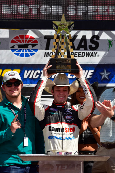 2017 NASCAR Xfinity Series
My Bariatric Solutions 300
Texas Motor Speedway, Fort Worth, TX USA
Saturday 8 April 2017
Erik Jones, Game Stop/ GAEMS Toyota Camry in Sunoco Victory Lane
World Copyright: Logan Whitton/LAT Images
ref: Digital Image 17TEX1LW2084 2017 NASCAR Xfinity Series
My Bariatric Solutions 300
Texas Motor Speedway, Fort Worth, TX USA
Saturday 8 April 2017
Erik Jones, Game Stop/ GAEMS Toyota Camry in Sunoco Victory Lane
World Copyright: Logan Whitton/LAT Images
ref: Digital Image 17TEX1LW2084