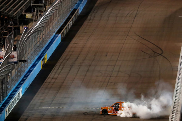 12 November, 2016, Avondale, Arizona,  USA
Daniel Suarez burnout
?2016, Michael L. Levitt
LAT Photo USA