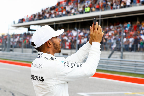Circuit of the Americas, Austin, Texas, United States of America.
Saturday 21 October 2017.
Pole man Lewis Hamilton, Mercedes AMG, celebrates.
World Copyright: Steven Tee/LAT Images
ref: Digital Image _O3I4086 Circuit of the Americas, Austin, Texas, United States of America.
Saturday 21 October 2017.
Pole man Lewis Hamilton, Mercedes AMG, celebrates.
World Copyright: Steven Tee/LAT Images
ref: Digital Image _O3I4086